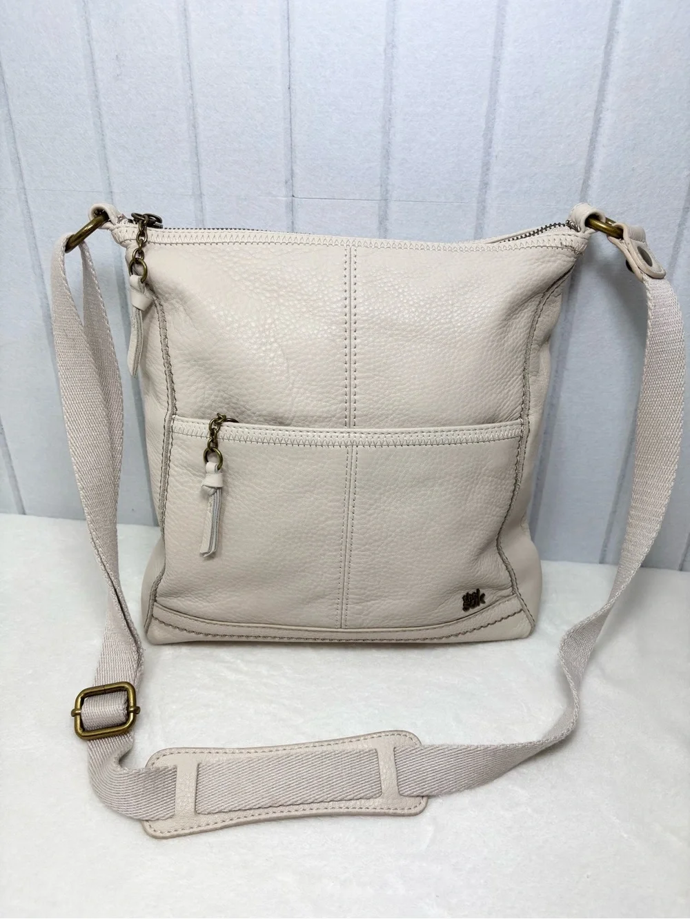 The Sak Cream Leather Crossbody Shoulder Bag